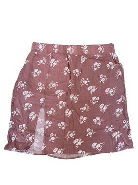 EUC Women’s Floral Dusty Rose and White  High Waist Short Skirt With Side Slit